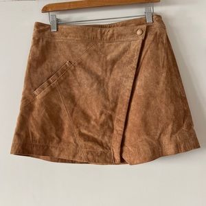 Vegan suede skirt. Very comfy & fun 70s flare.
